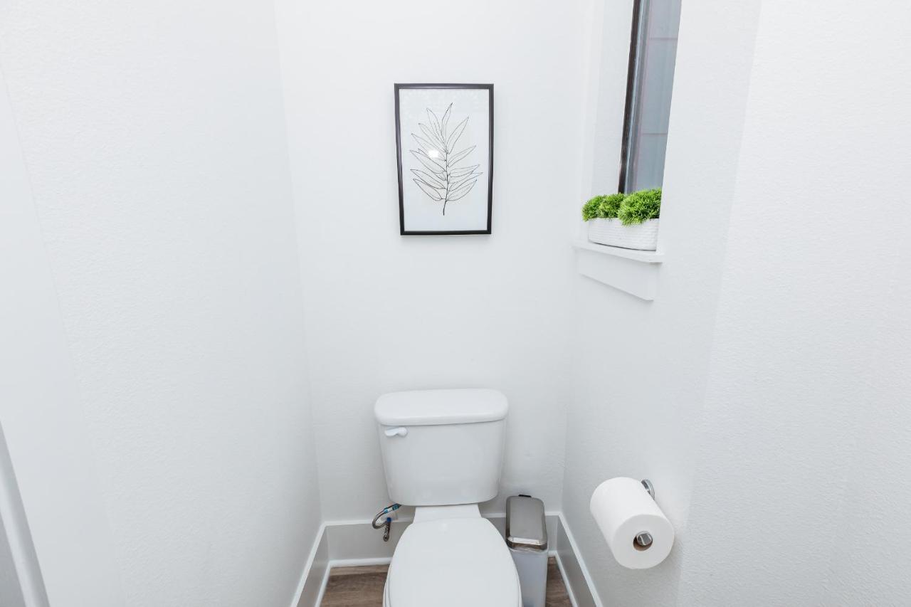 Beautifully Decorated, Modern Downtown Houston Home エクステリア 写真